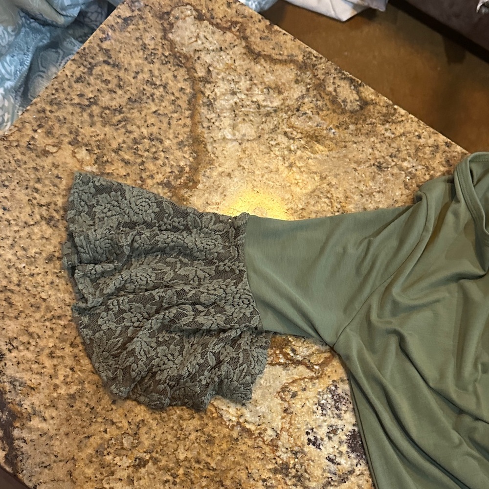 LuLaRoe Olive Green Top - Picture 4 of 4